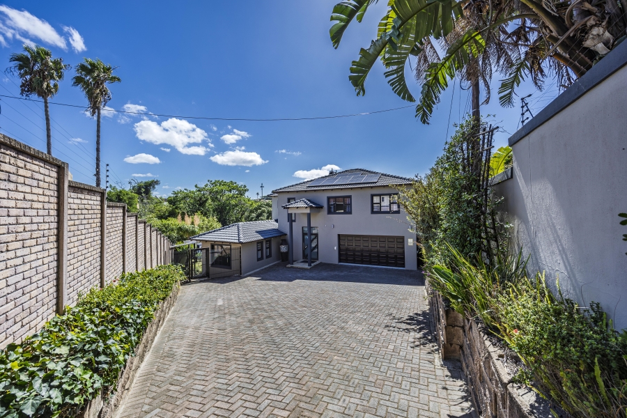 5 Bedroom Property for Sale in Beacon Bay Eastern Cape